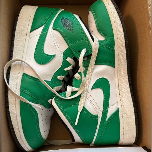 AIR JORDAN 1 MID - Picture 2 of 7